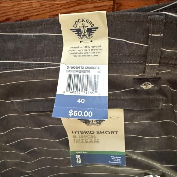 NWT Dockers Hybrid Shorts ( board shorts or shorts) Size 40 - Picture 4 of 7